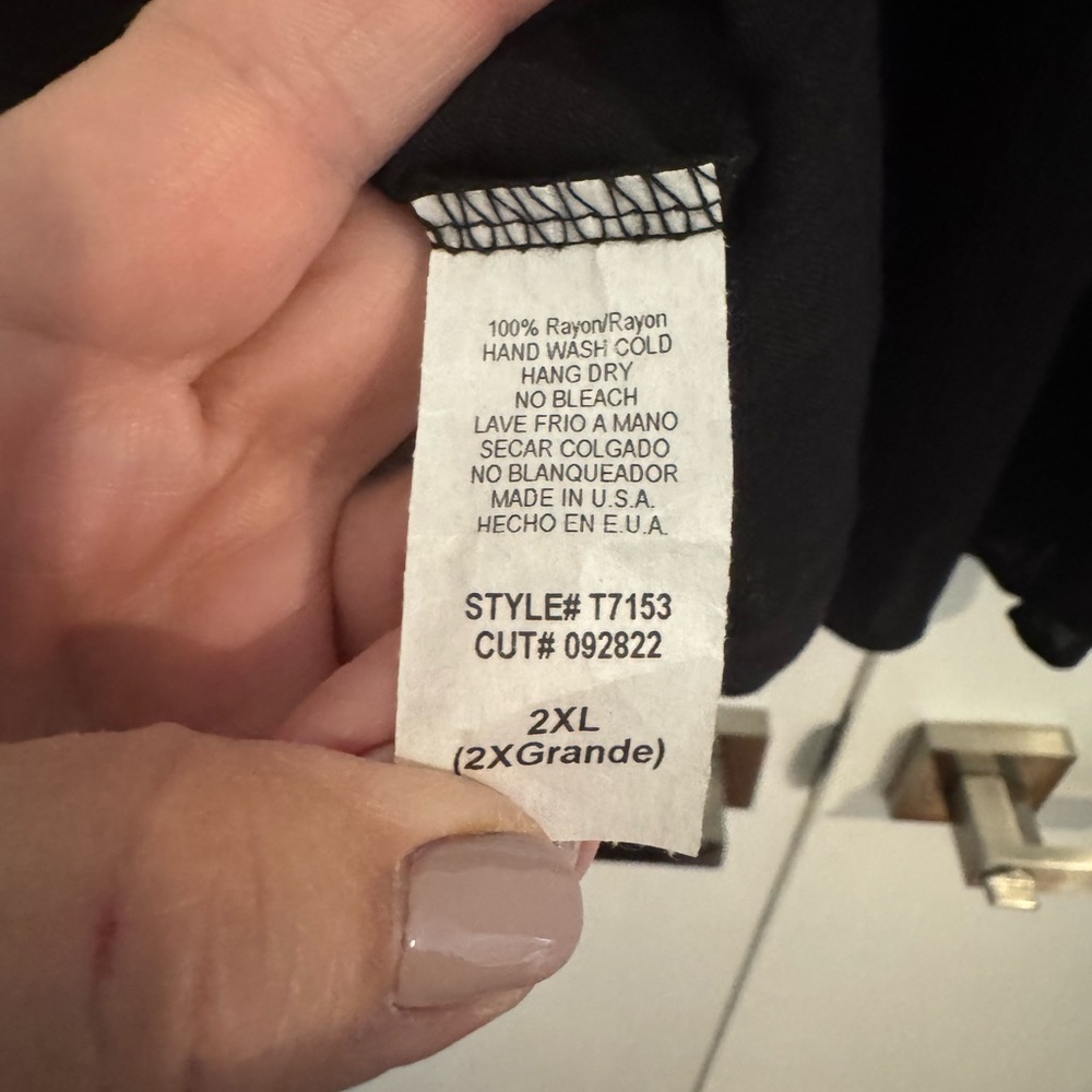 Chic Black Off-Shoulder Women's Blouse - Picture 4 of 4